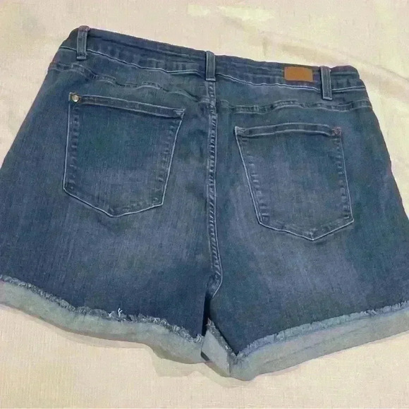 Judy Blue High Rise Tummy Control Fray Hem Cut Off Stretched Denim Shorts  3XL - Picture 2 of 9
